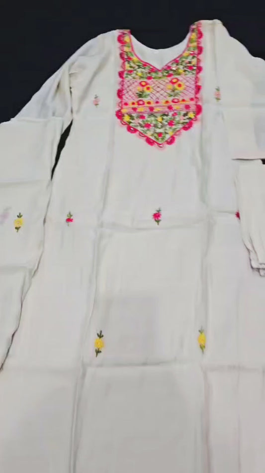 Mul Chanderi 3-Piece Salwar Suit Set with Floral Embroidery
