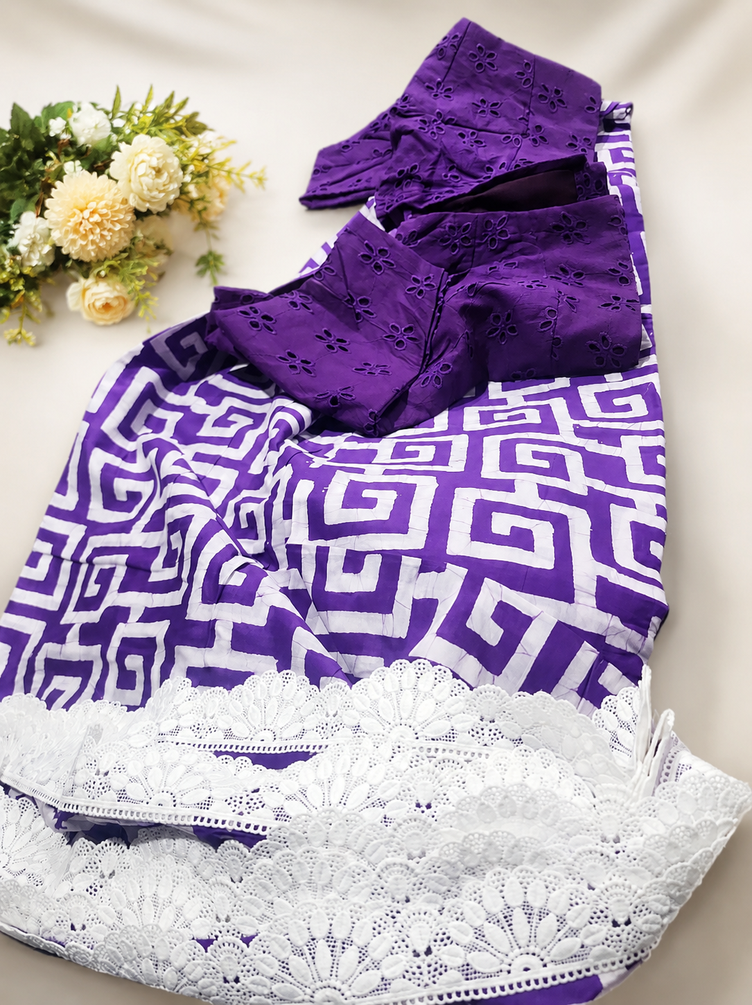 Purple Cotton Saree with Designer Lace Border & Adjustable Stitched Blouse (Fits Size 36–42)